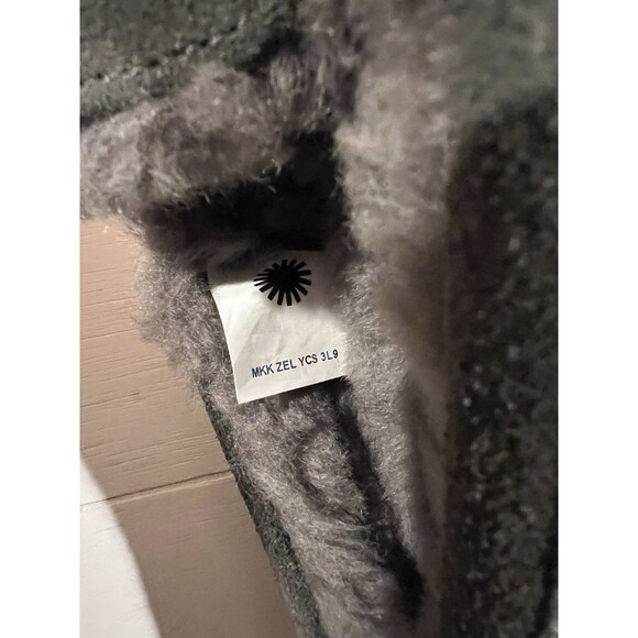 UGG Grey Suede Loafers Leather Cozy Slippers Inside Outside Unisex Sz 4 Eu 36 - Picture 7 of 9